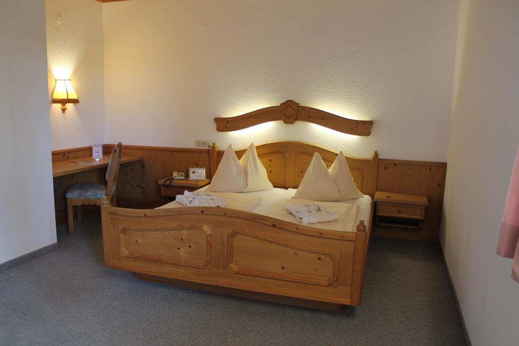 Hotel Restaurant Schwartz Neusiedl am Steinfelde Εξωτερικό φωτογραφία