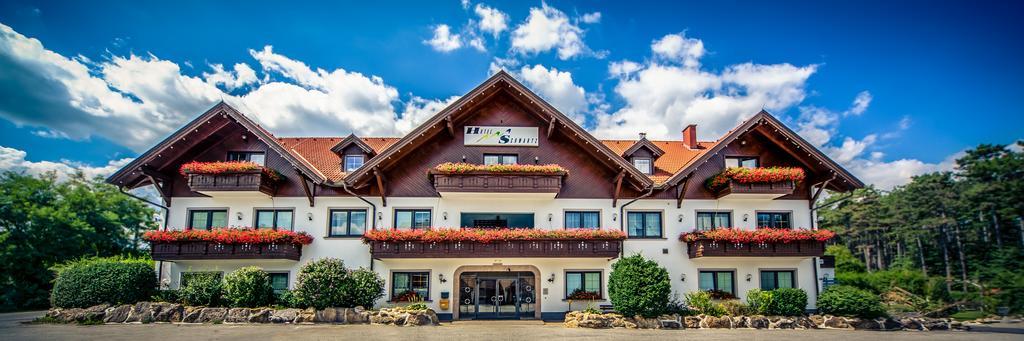 Hotel Restaurant Schwartz Neusiedl am Steinfelde Εξωτερικό φωτογραφία
