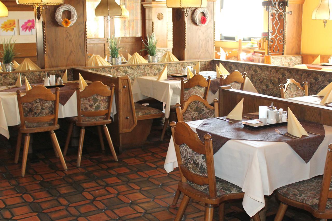 Hotel Restaurant Schwartz Neusiedl am Steinfelde Εξωτερικό φωτογραφία