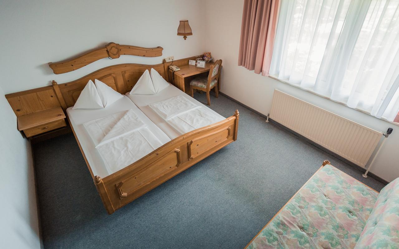 Hotel Restaurant Schwartz Neusiedl am Steinfelde Εξωτερικό φωτογραφία