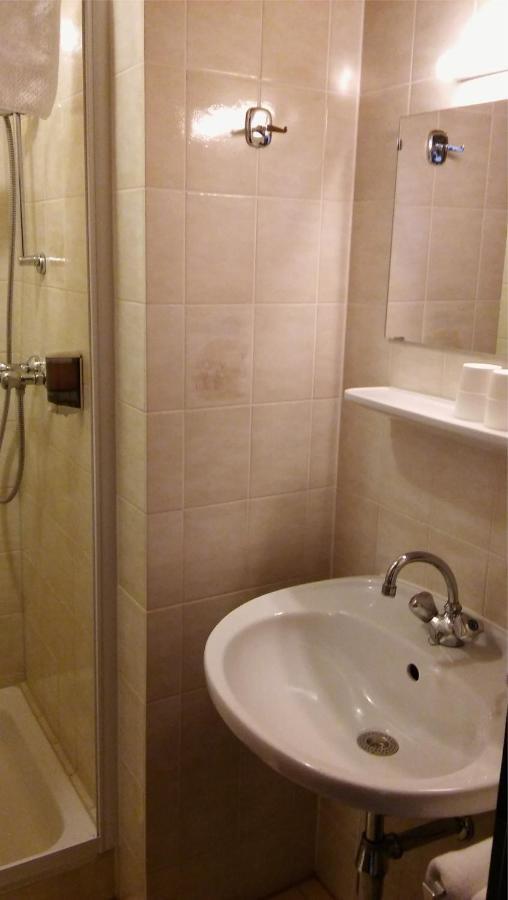 Hotel Restaurant Schwartz Neusiedl am Steinfelde Εξωτερικό φωτογραφία